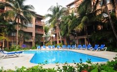 Hotel Tukan instaclaciones de piscina